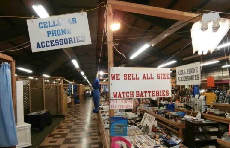 Saturday's Farmers & Flea Market