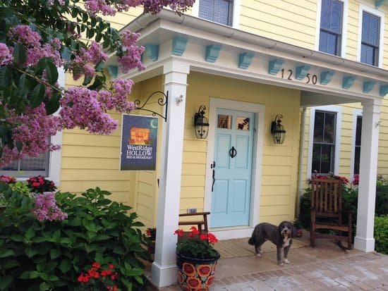 West Ridge Hollow Bed And Breakfast