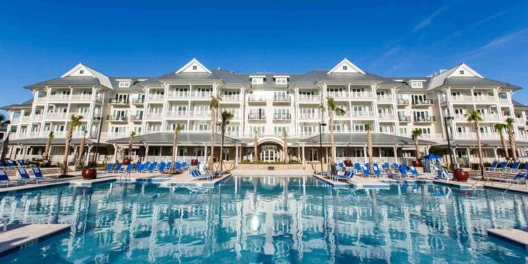 Charleston Harbor Resort & Marina