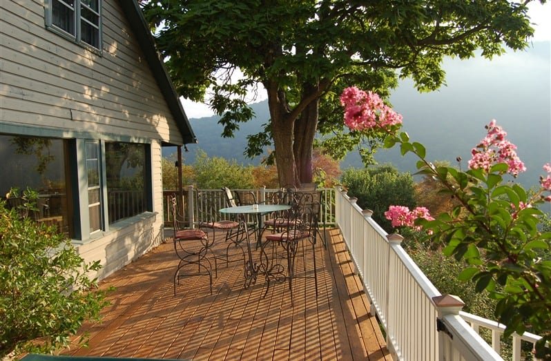 The Ledge House