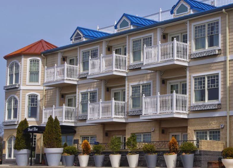 Hotel Blue