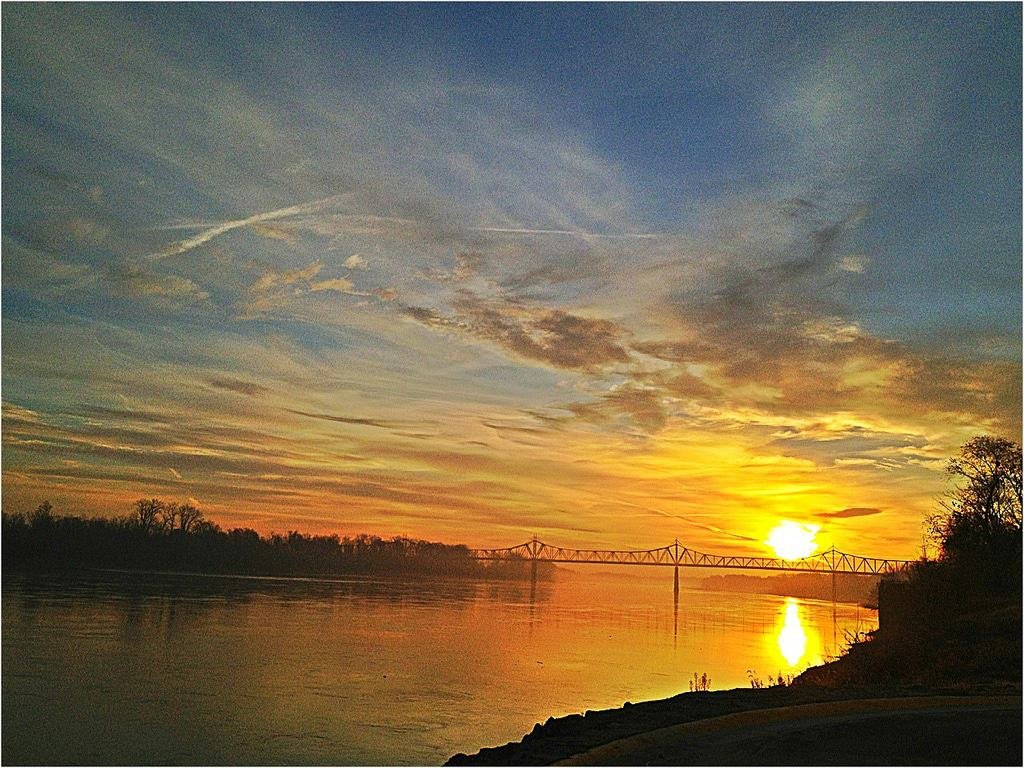 Washington, Missouri - Sunrise Over Missouri River
