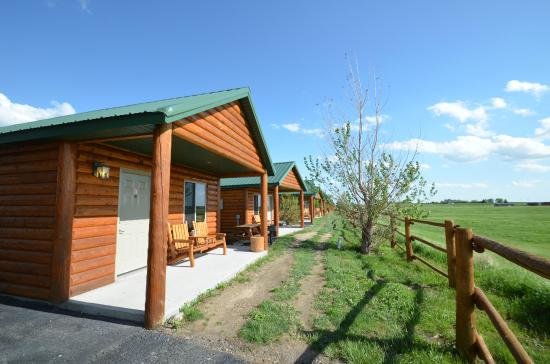 Frontier Cabins Motel