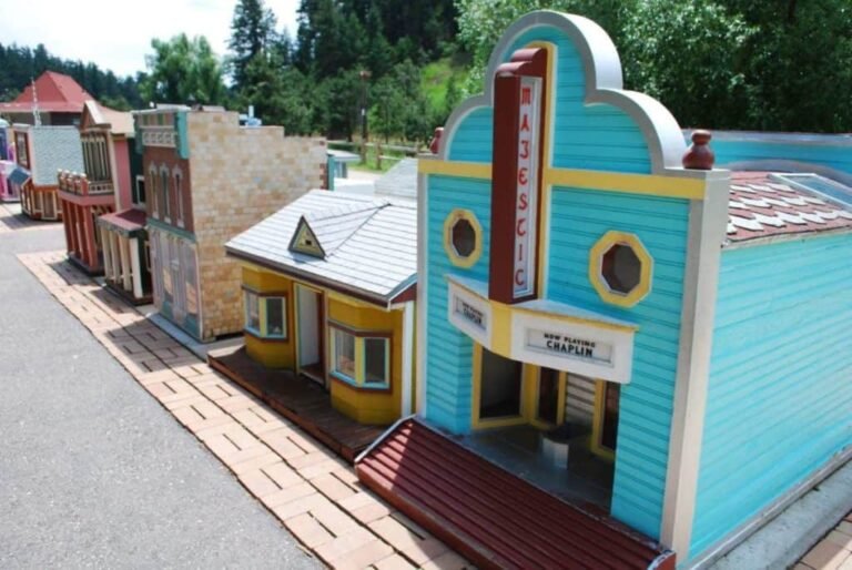 Tiny Town And Railroad, Morrison