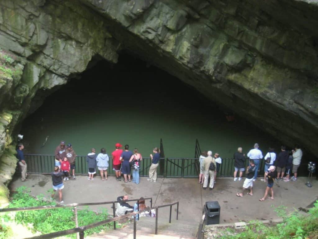 Pennβs Cave