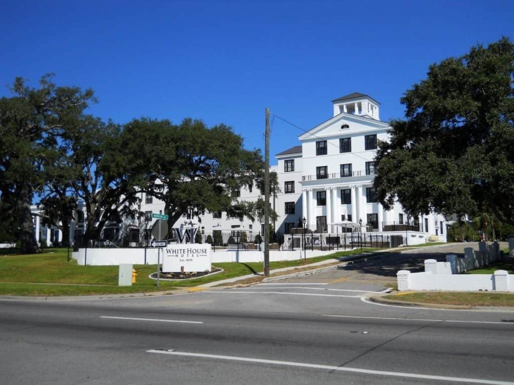 White House Hotel