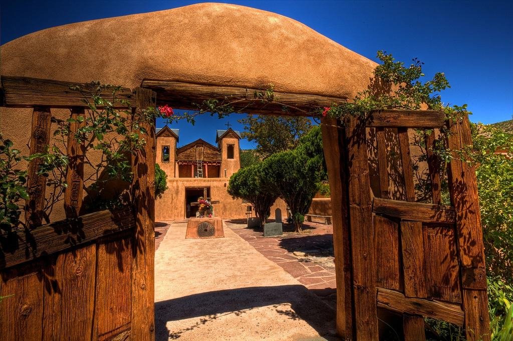 El Santuario de ChimayΓ³ church