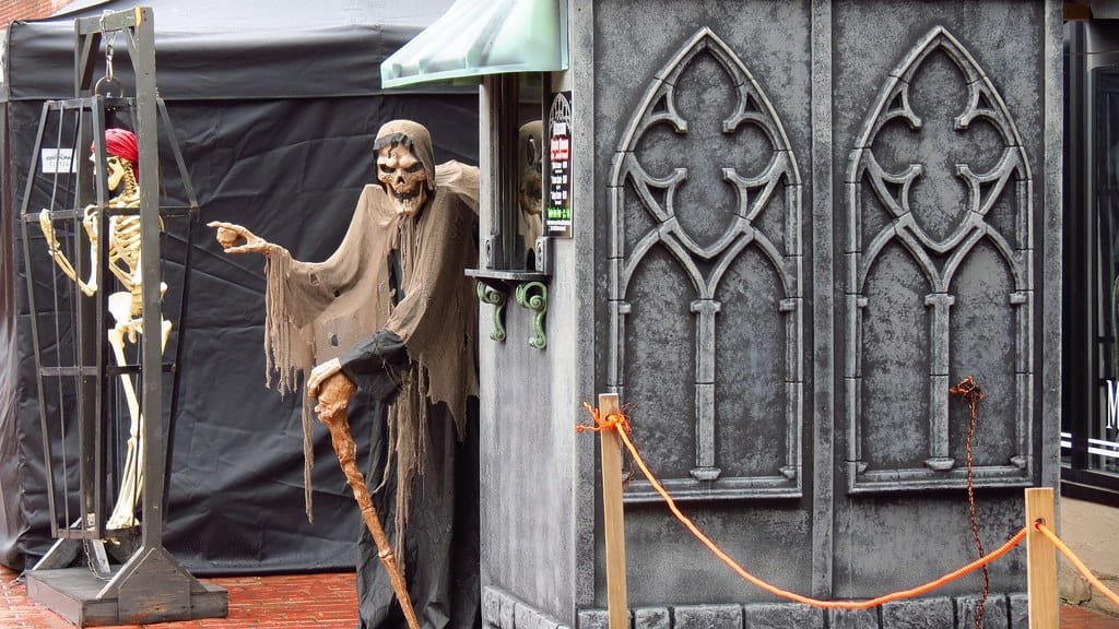 Count Orlok’s Nightmare Gallery, Salem