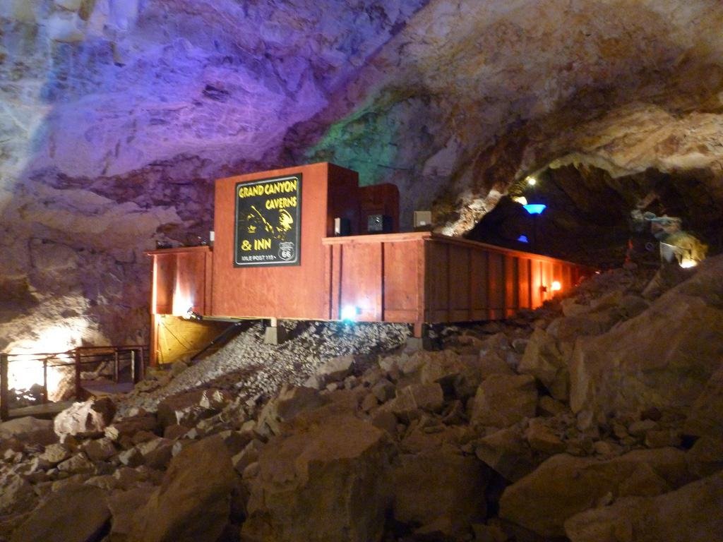 Grand Canyon Caverns Underground Suite
