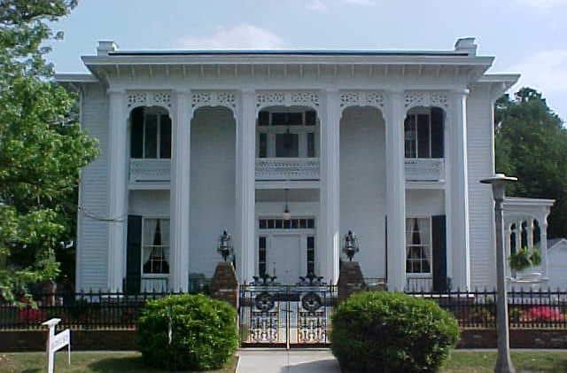 Shadowlawn Bed And Breakfast