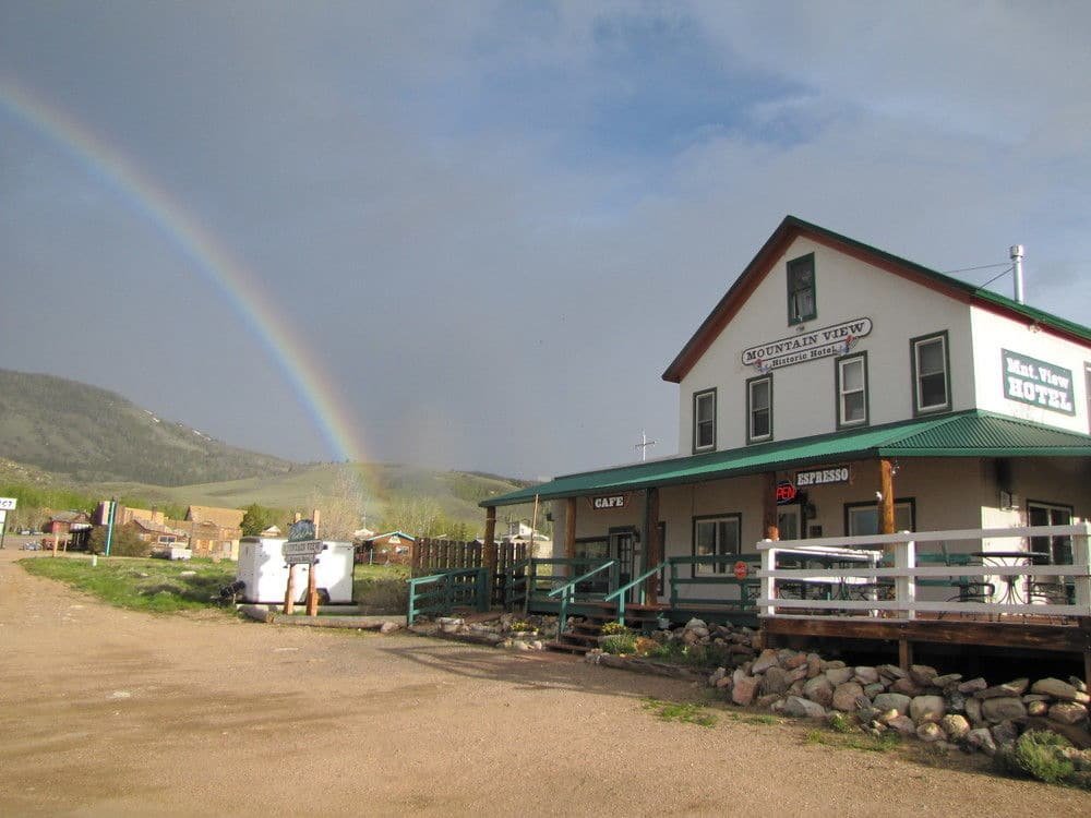The Mountain View Hotel And Cafe