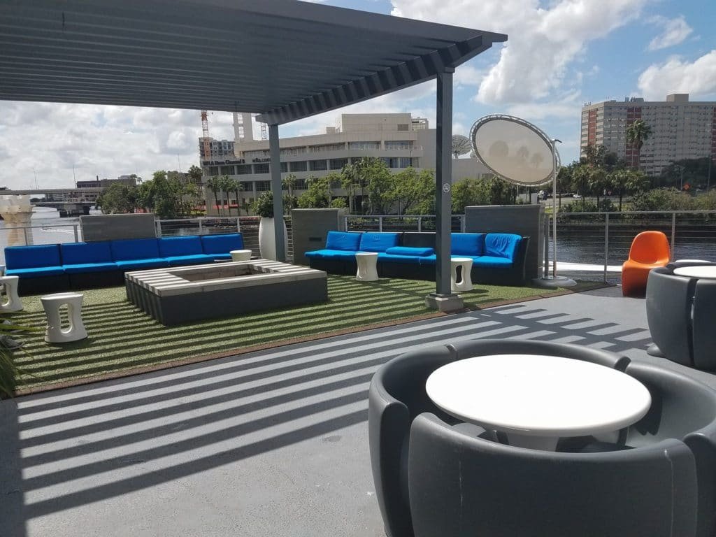 W XYZ Lounge