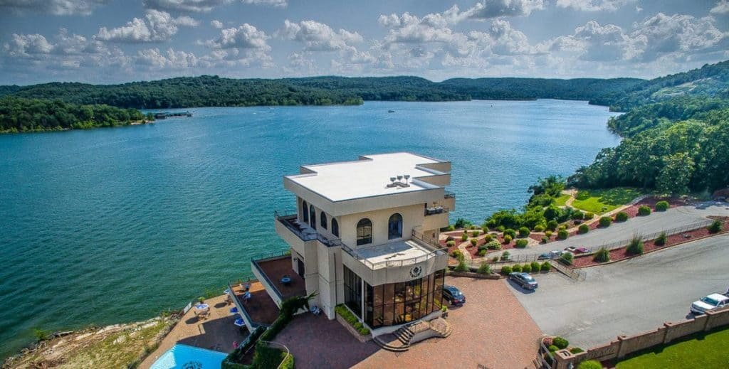 D’Monaco Luxury Resort