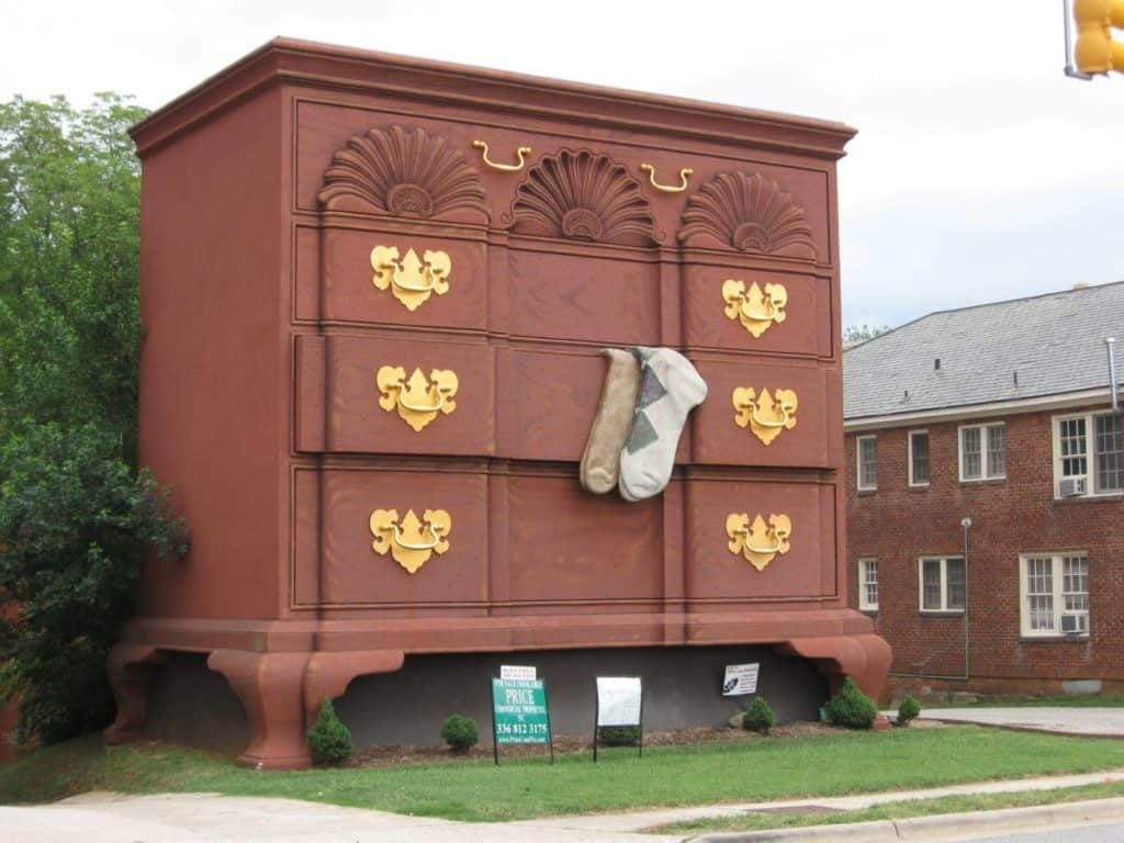 Worldβs Largest Chest of Drawers