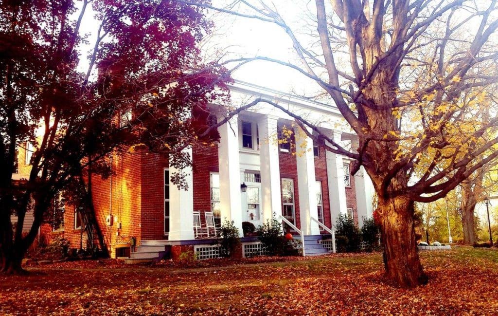Cromwell Manor