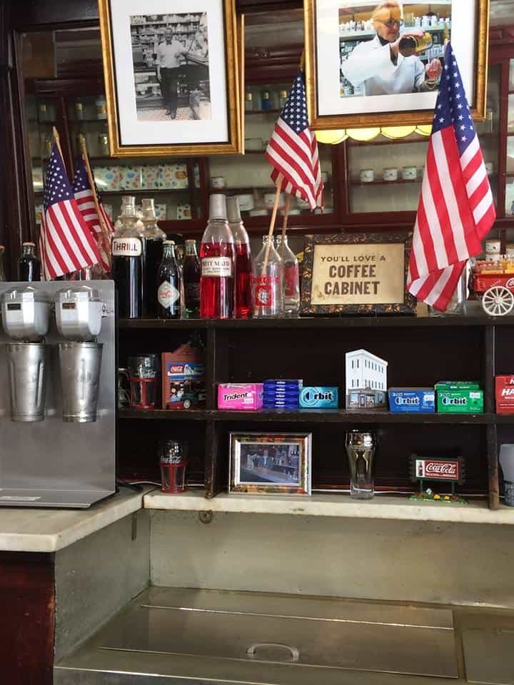 Delekta's Pharmacy And Malt Shop, Warren