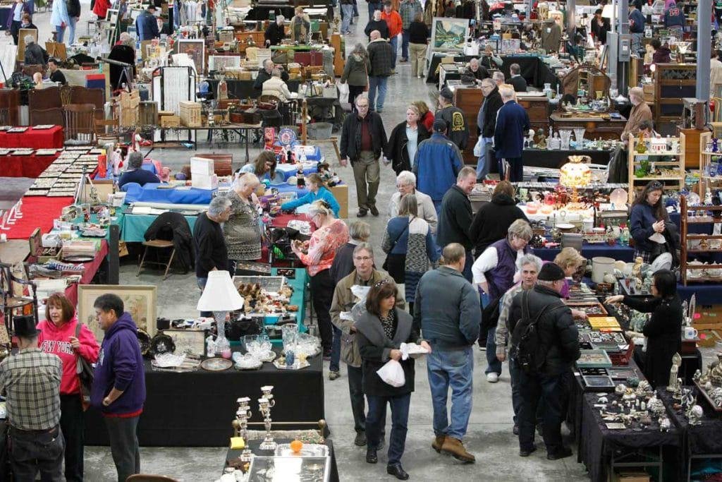 Grayslake Illinois Antique & Vintage Flea Market