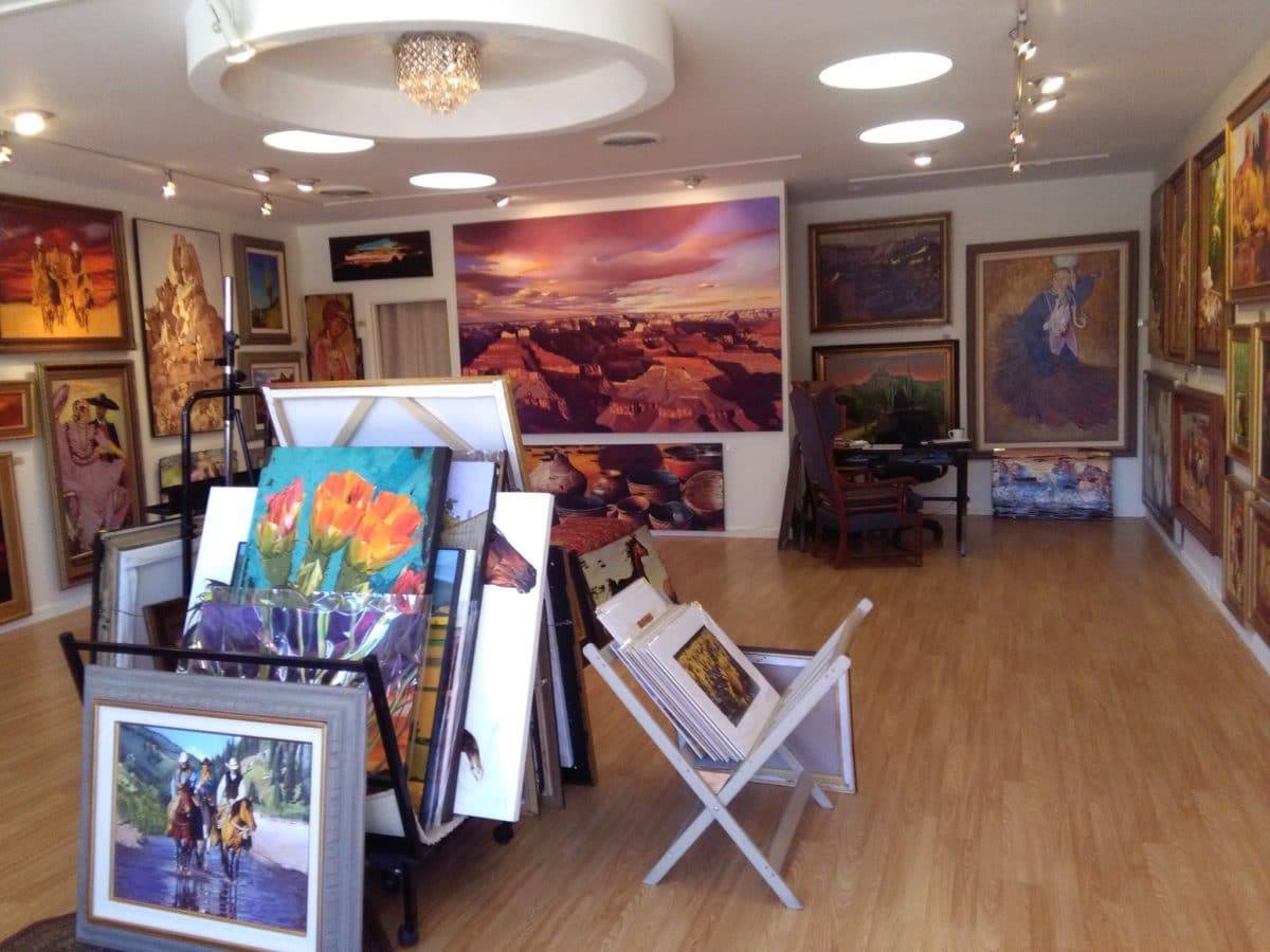 M & E Art Gallery