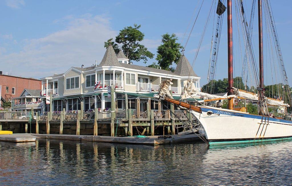 Grand Harbor Inn