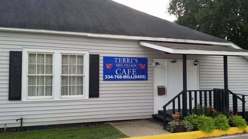 Terriβs Mill Village CafΓ©