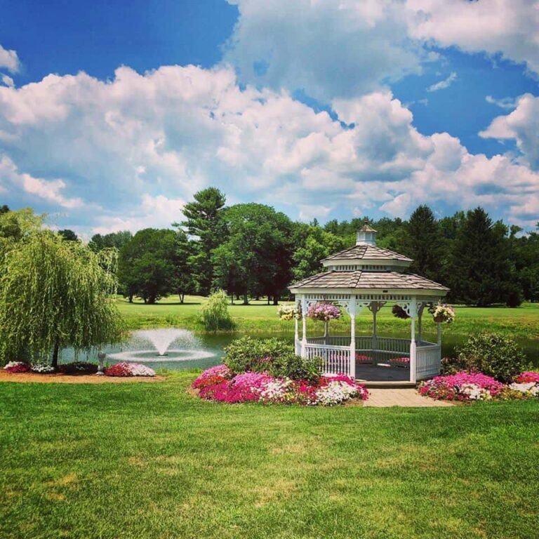 Tunxis Country Club