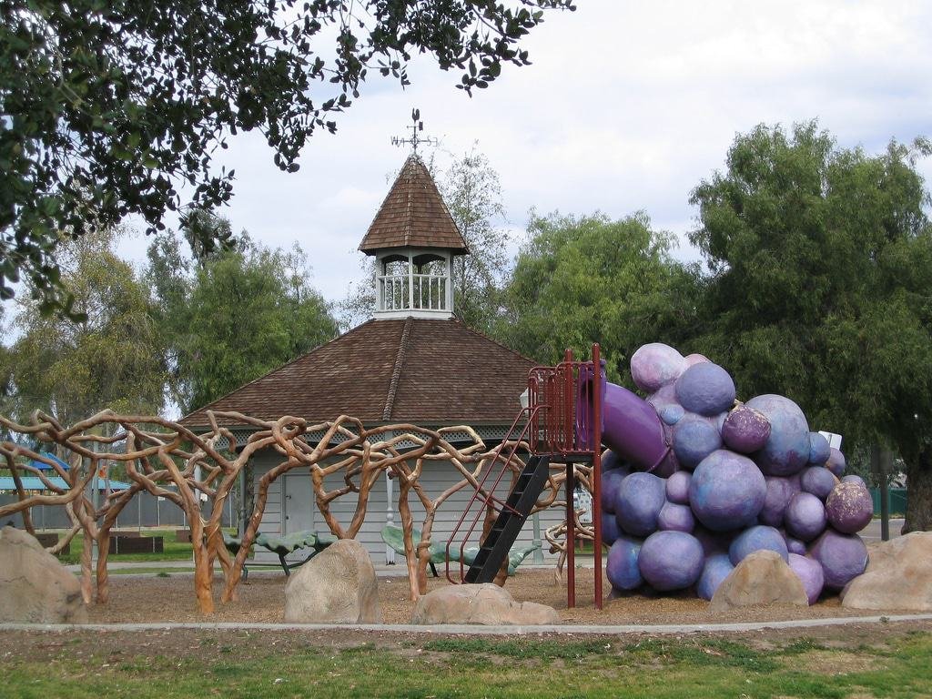 Grape Day Park