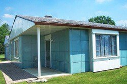 Lustron house