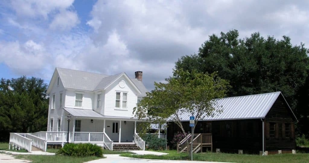 Sam House At Pine Island